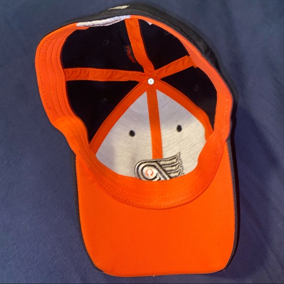 NHL Flyers Hat - Picture 5 of 6
